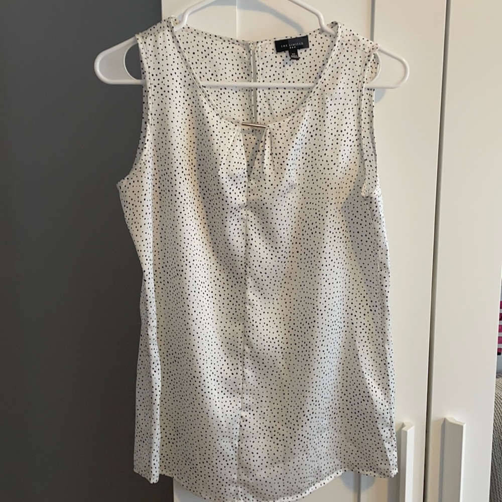 Sleeveless blouse
